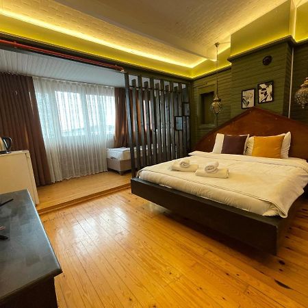The Local Hostel & Guesthouse Istanbul Exterior photo