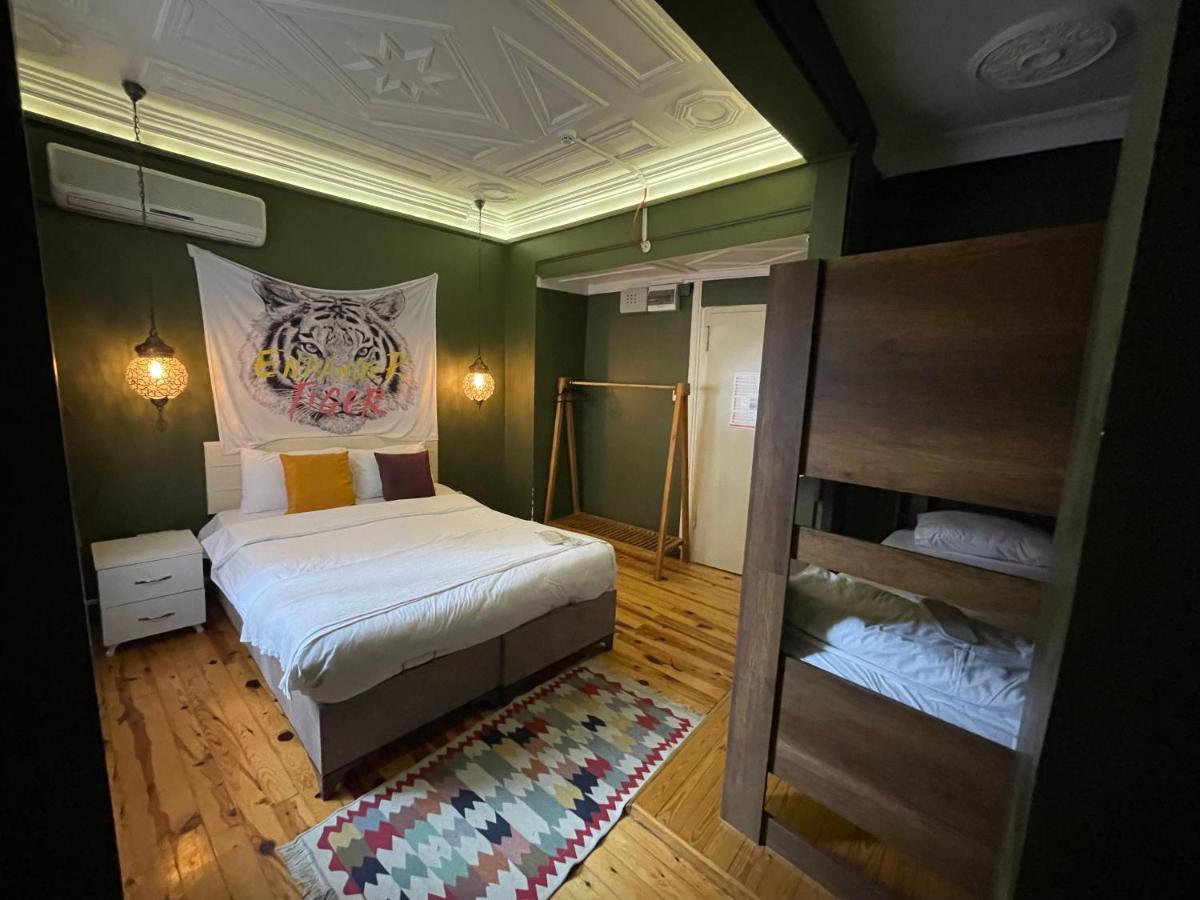 The Local Hostel & Guesthouse Istanbul Exterior photo